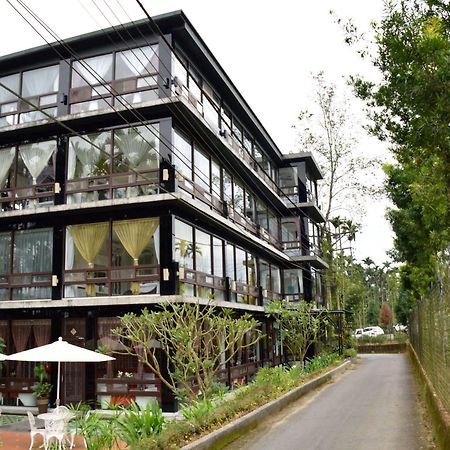 Full House Bed And Breakfast Nantou Экстерьер фото