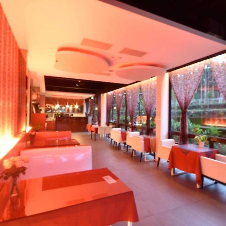 Full House Bed And Breakfast Nantou Экстерьер фото