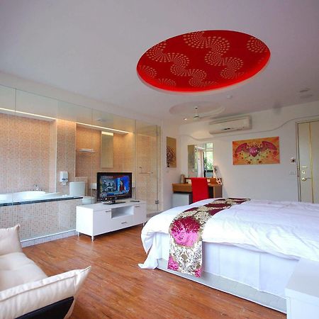 Full House Bed And Breakfast Nantou Экстерьер фото