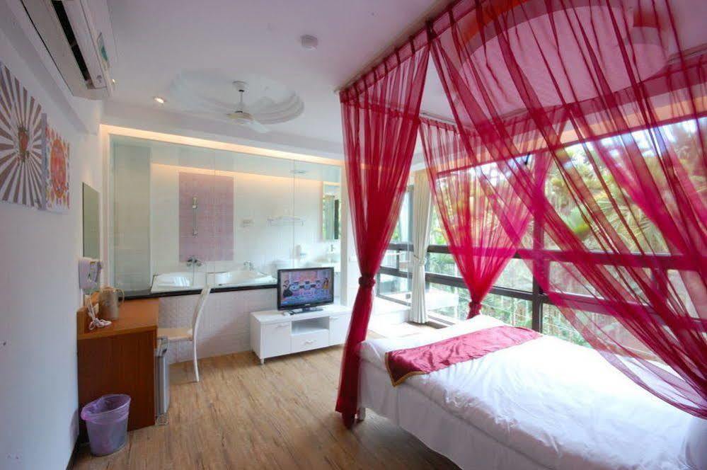 Full House Bed And Breakfast Nantou Экстерьер фото