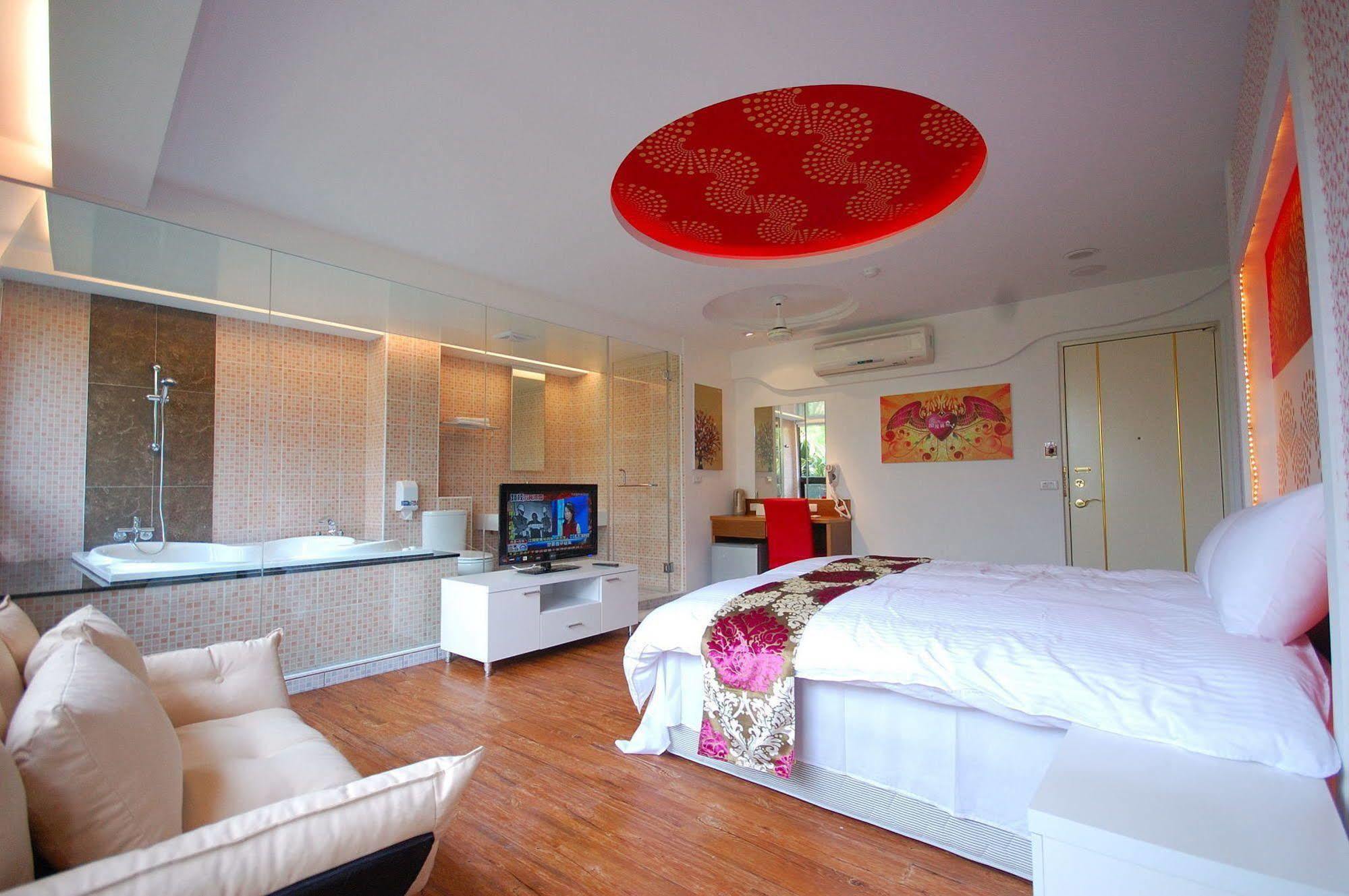 Full House Bed And Breakfast Nantou Экстерьер фото