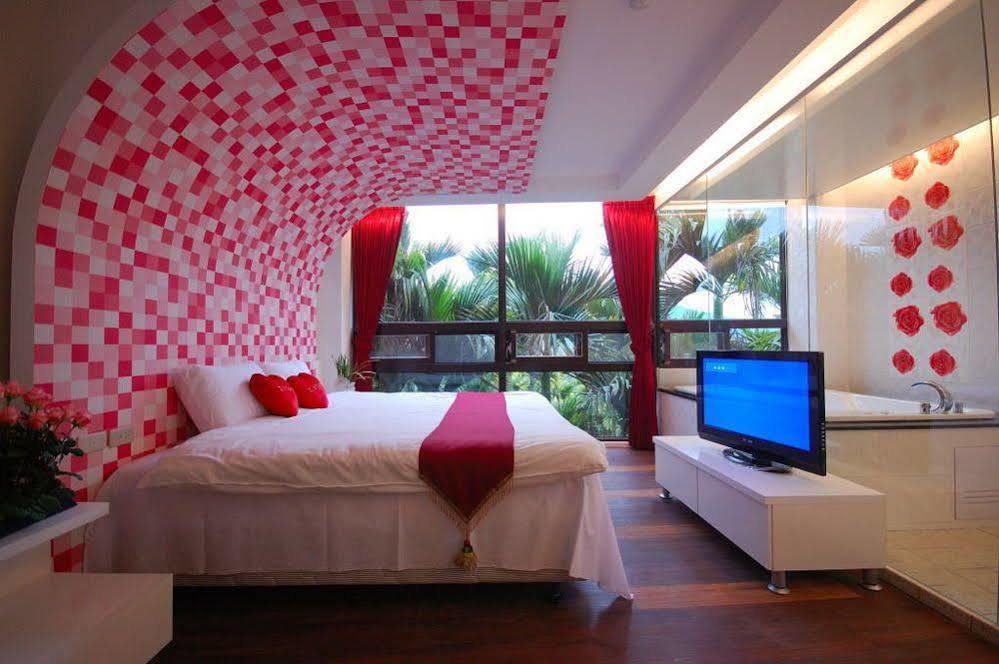 Full House Bed And Breakfast Nantou Экстерьер фото